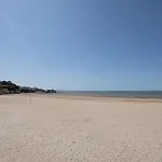 Fripouille - A 100 M De La *